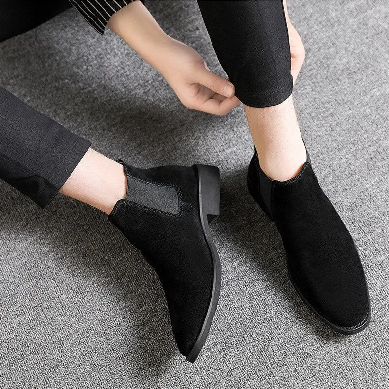 Chelsea boots made of suede