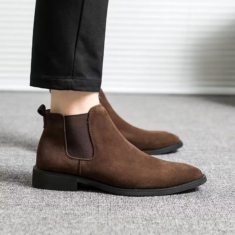 Chelsea boots made of suede