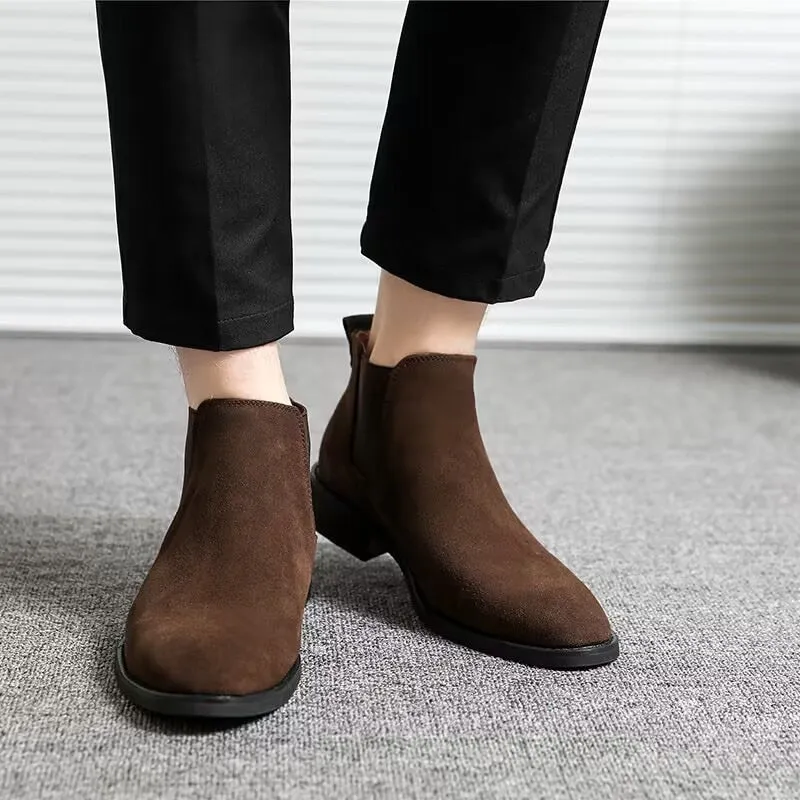 Chelsea boots made of suede