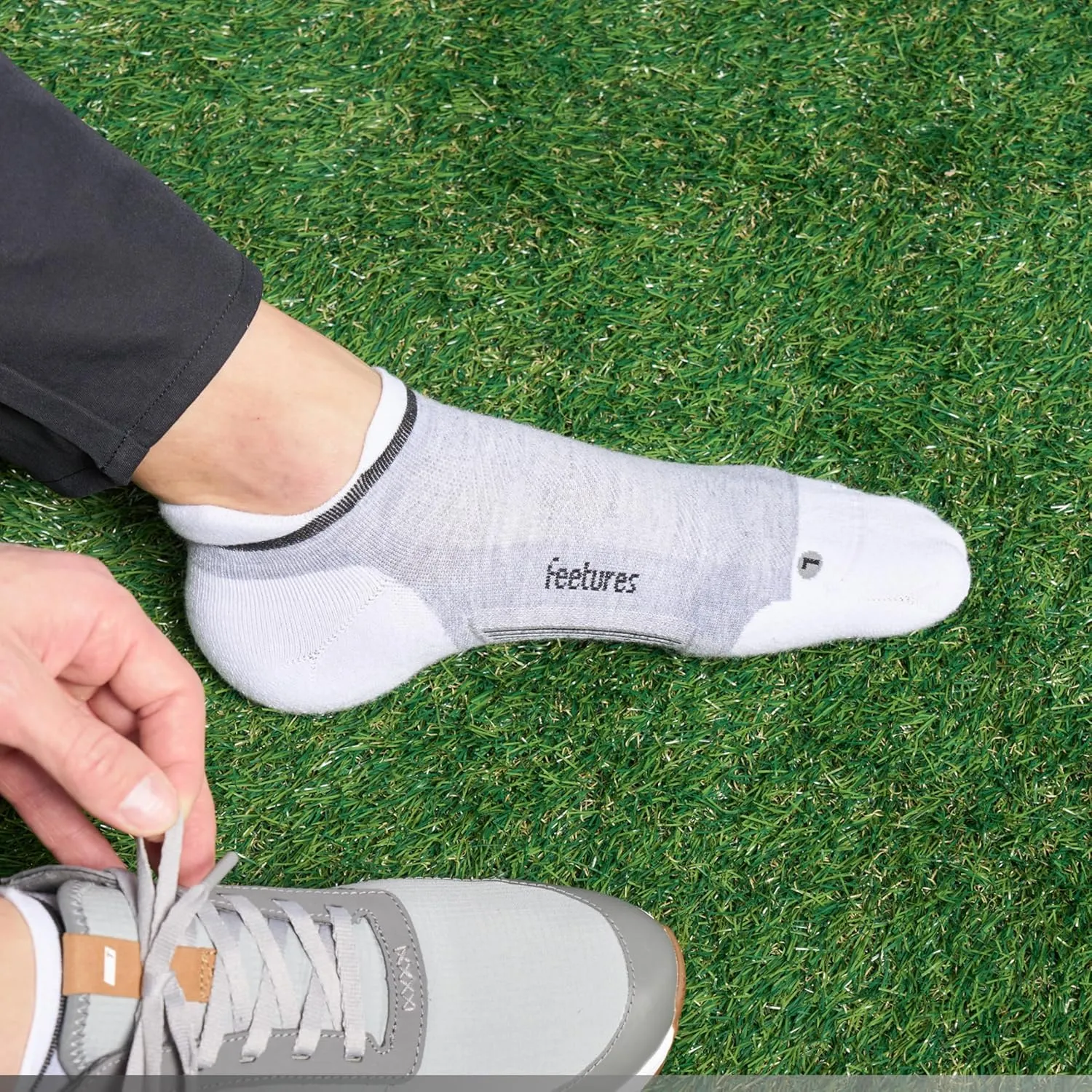 Feetures Elite Golf Max Cushion Tab Ankle Socks - Sport Sock with Targeted Compression - (1 Pair)