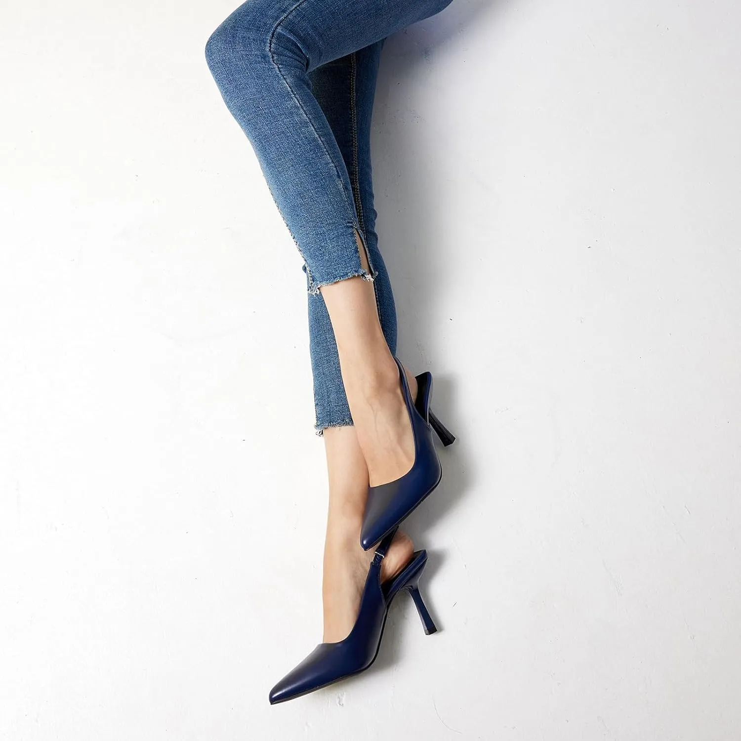 GENSHUO Women's Slingback Kitten Heel Pointed Closed Toe Stiletto Pumps Slip on Elastic Strap Wedding Party Dress Sandals Shoes