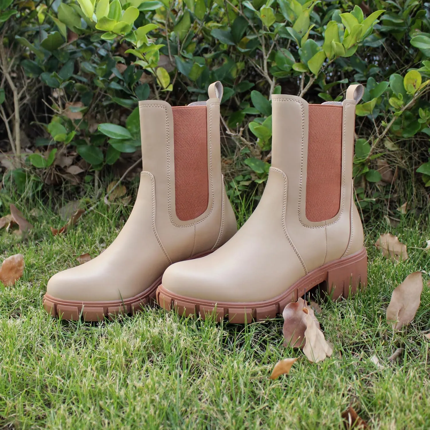 Hawkwell Women's Platform Chelsea Boots Chunky Ankle Boots Elastic Block Heel Lug Sole Booties
