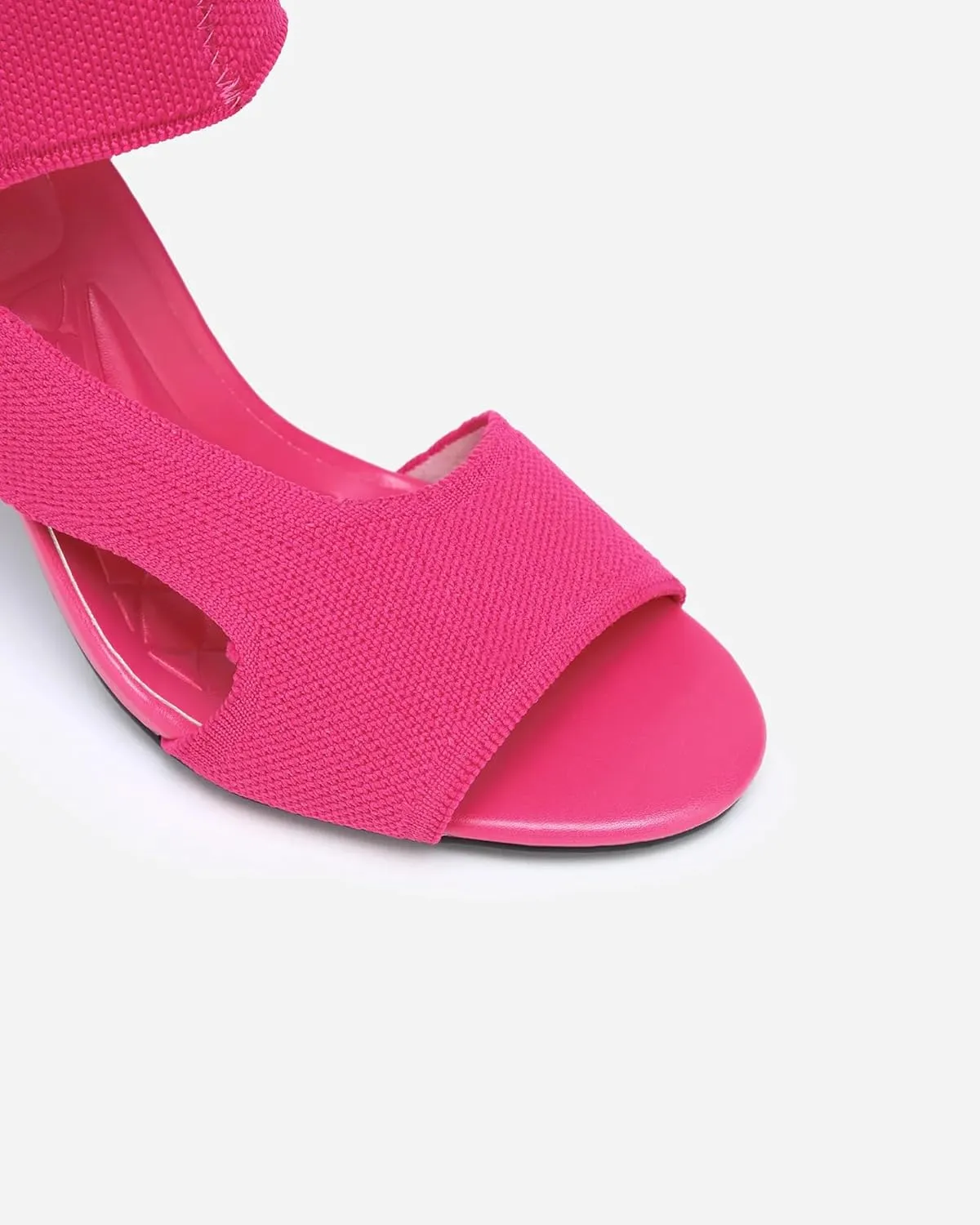 Mousse Fit Women Retro Peep Toe Elegant Stiletto Low Heeled Sandals Breathable Mesh Knit Elastic Design Upper Comfortable Shoes