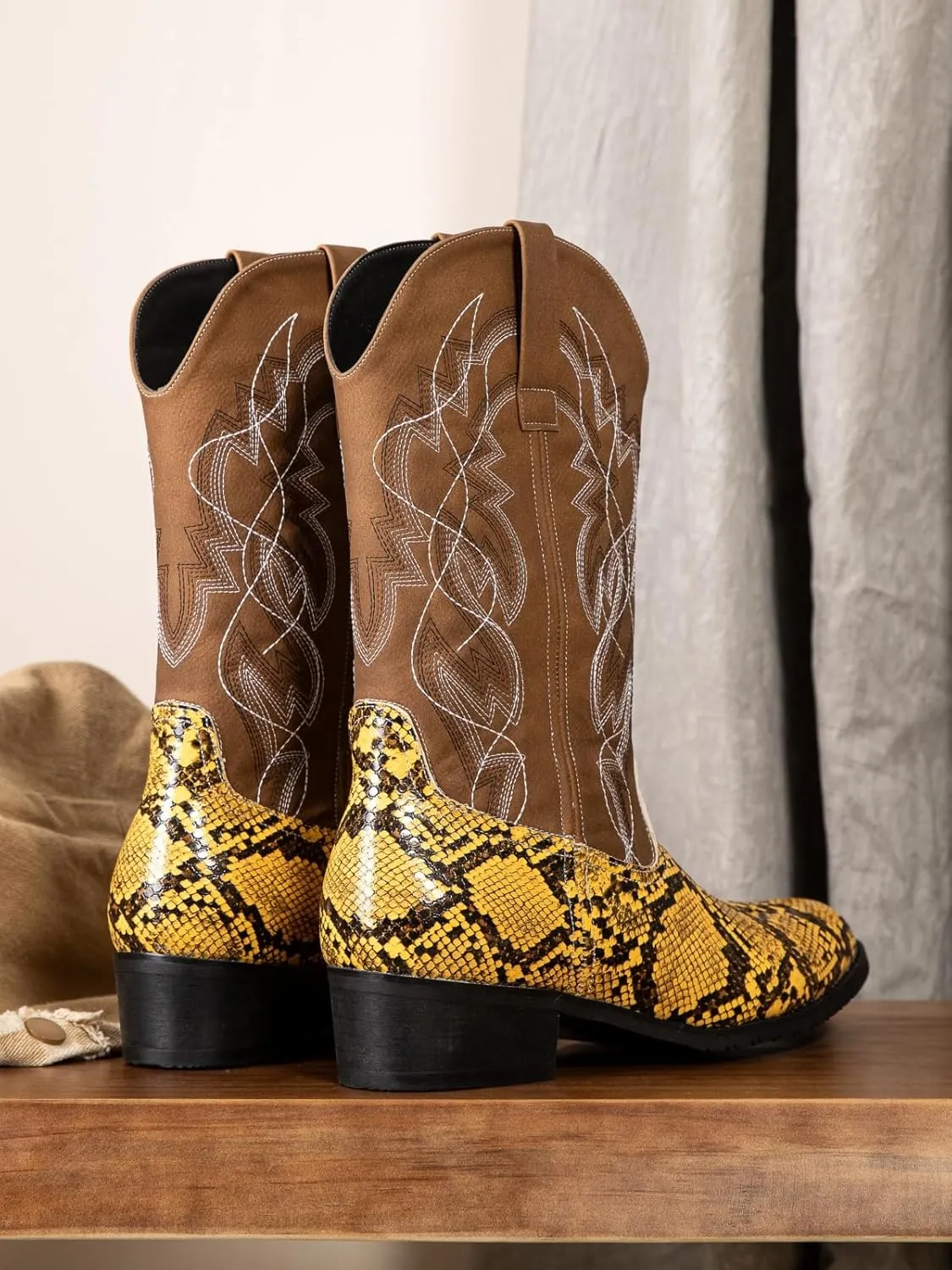 Python Manning Men's Boots Cowboy for Men Classic Pointed Toe Western Pull Up Snakeskin Embroidered Mid-Calf Boots