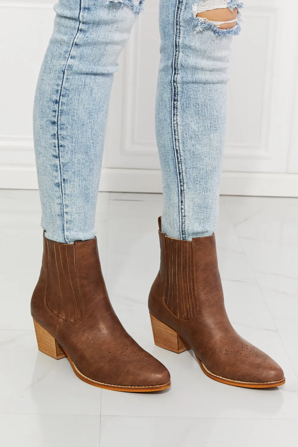 Stacked Heel Chelsea Boots in Chestnut