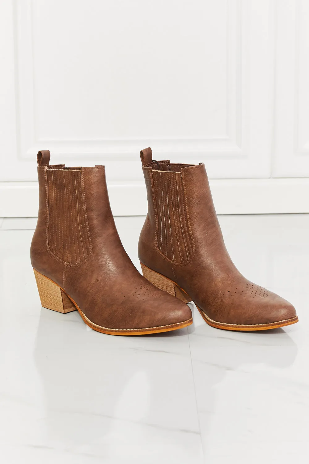 Stacked Heel Chelsea Boots in Chestnut