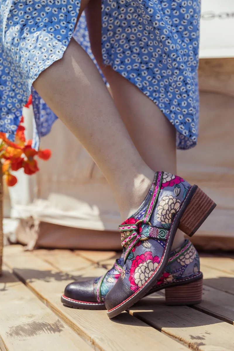 Vicconfy Genuine Leather Peony Print Strap-Accent Loafer